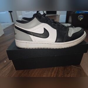 Air Jordan 1 low Mens 9.5
